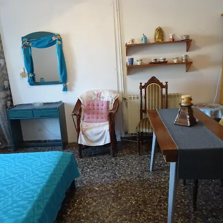 Lägenhet Andreas Studio With Private Parcking