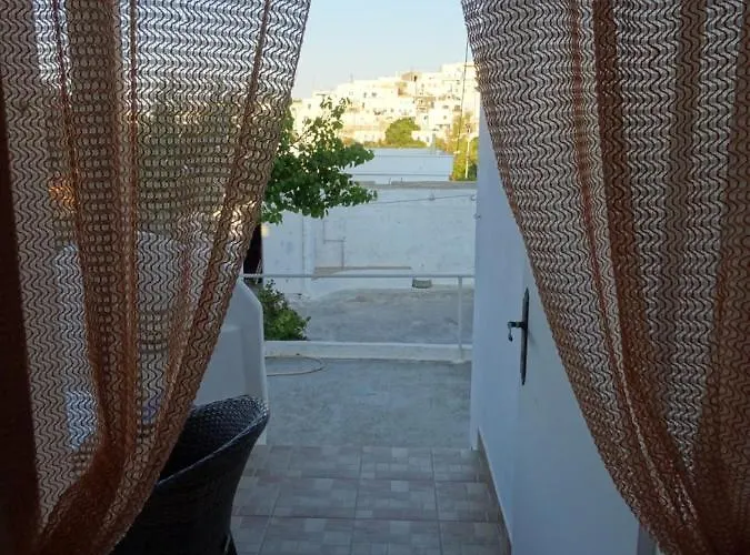 Lägenhet Andreas Studio With Private Parcking Triovasálos